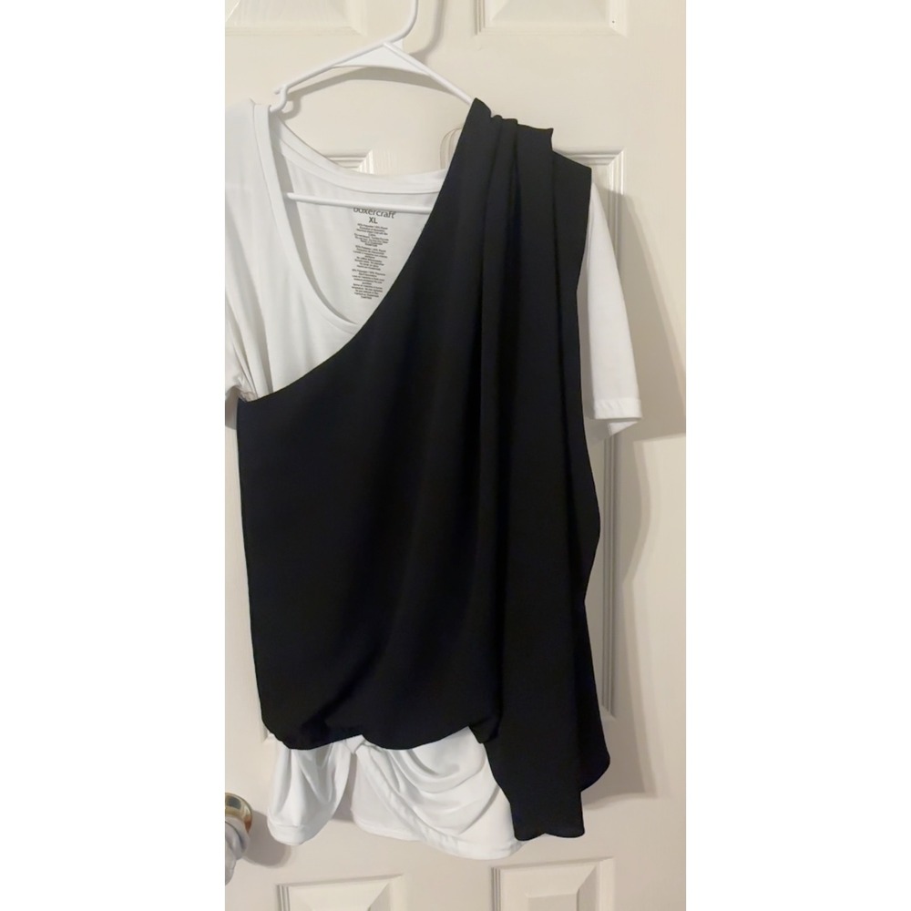 Mainstrip Style Rush Boutique Black One Shoulder Top Size M NEW Read note!